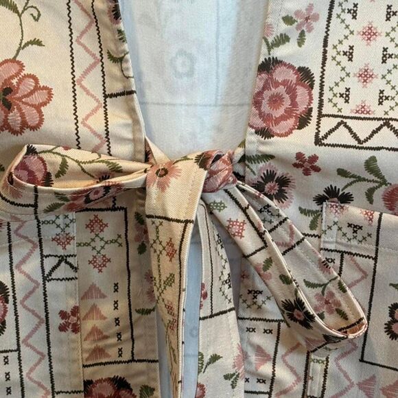 Altar’d State Patchwork Floral Tie Front Vest NWT Size M Cottagecore - Picture 2 of 7